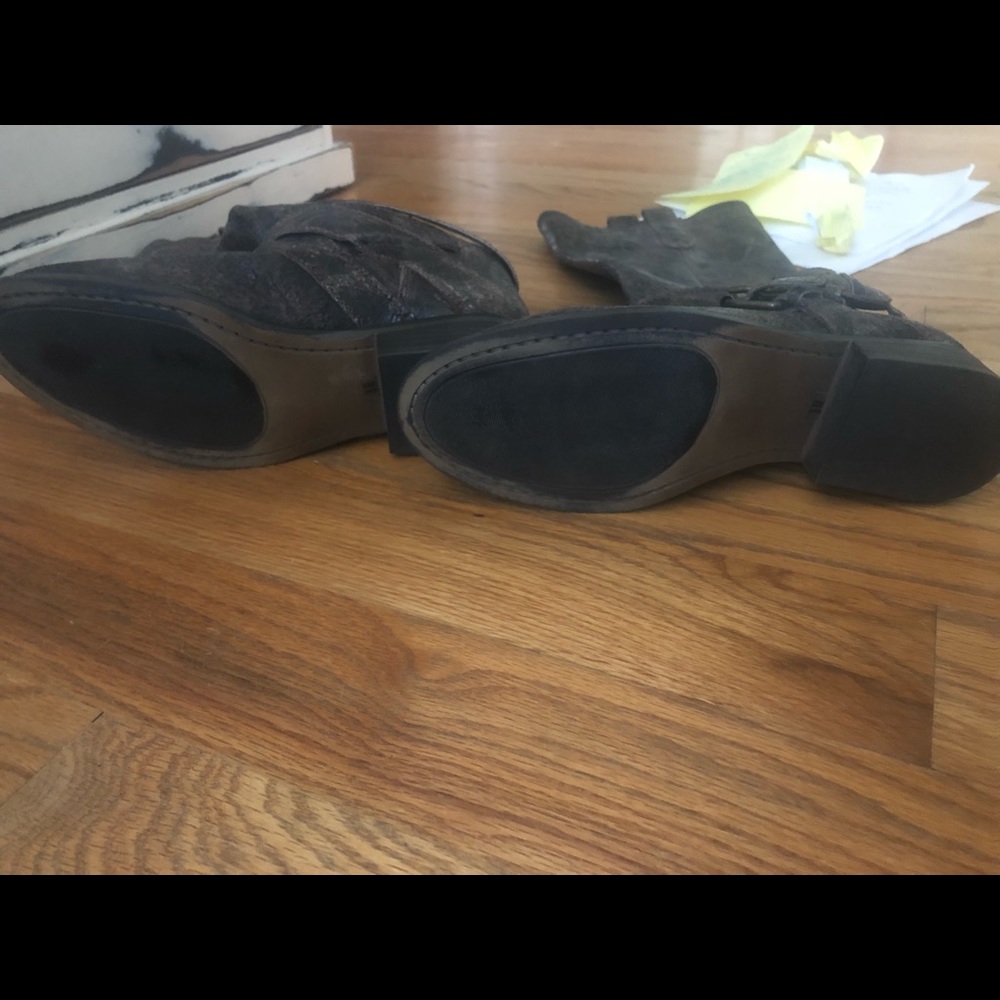 Woman’s boots - Picture 4 of 4